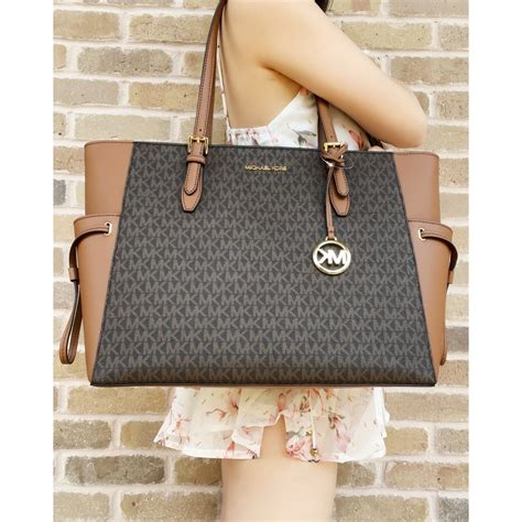 michael kors extra large handbags.